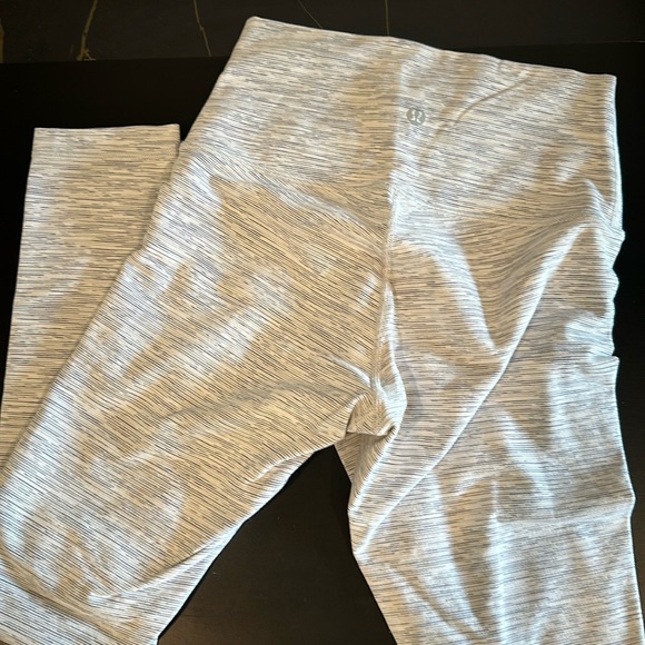 Excellent condition - aligns - Picture 1 of 4